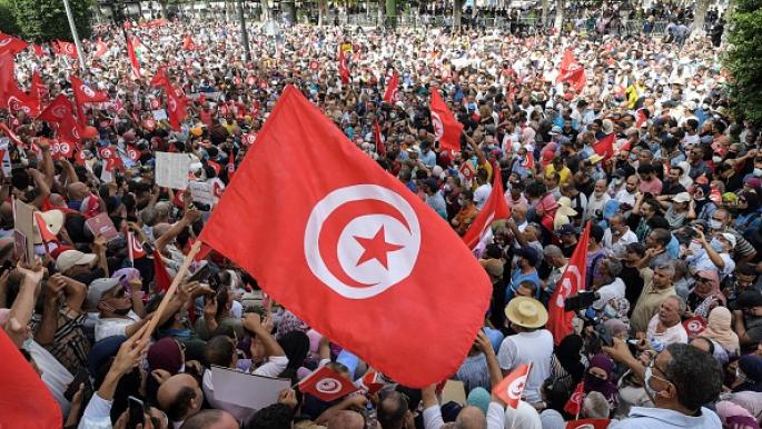 بالديمقراطية التونسية