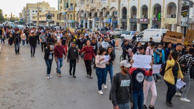 Photo of السلطات التونسية تعاقب على التجمع دفاعًا عن الحقوق الاقتصادية والاجتماعية